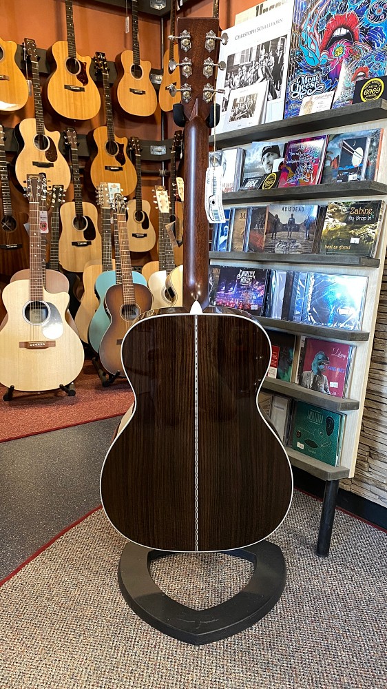 Martin 00028_26931000